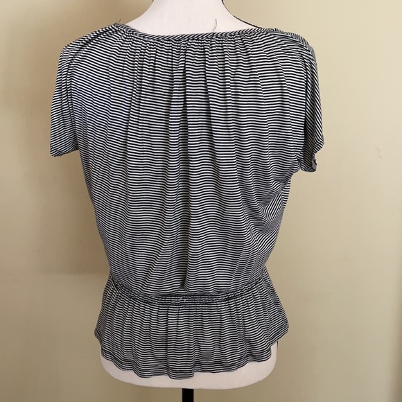 Cache rose top - Picture 3 of 3